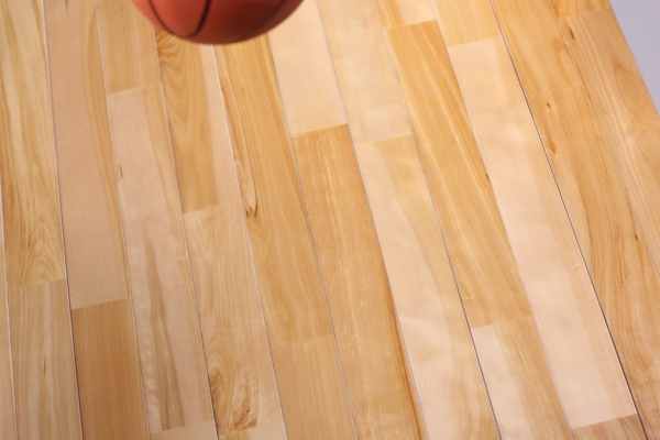 辉南体育木地板安装方法